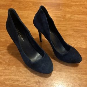BCBG 4inch Navy Blue Suede Heels Sz 8